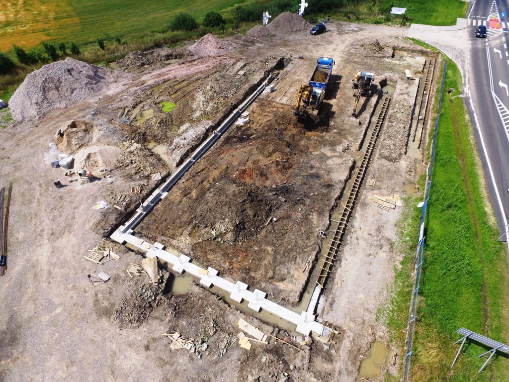 Interwencyjne badania archeologiczne przy budowie obiektu handlowo - usługowego w Mścicach, gm. Będzino, pow. koszaliński, woj. zachodniopomorskie