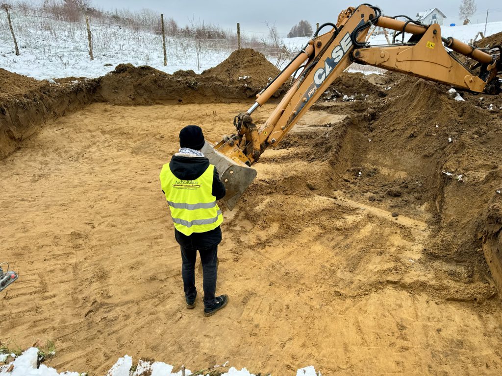 Nadzór archeologiczny przy odhumusowaniu terenu pod budowę budynku mieszkalnego jednorodzinnego